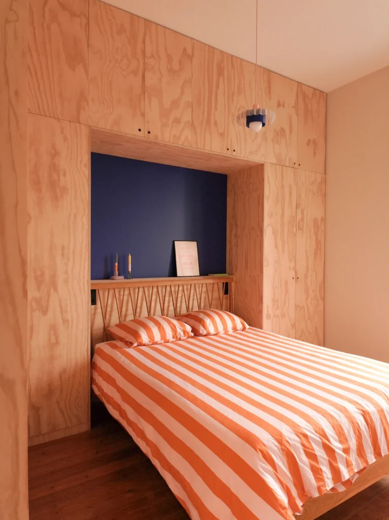 Chambre parentale d'un appartement bordelais rénové