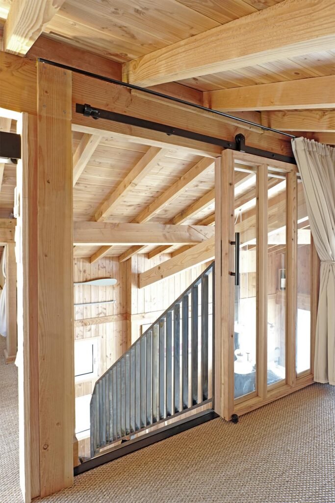 Accès aux combles aménagés d'une maison