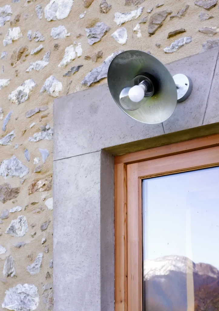 Détail de Luminaire en façade